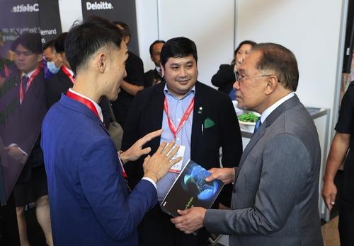 即时国内∕安华:听汇报非干涉政策 稽查报告将呈国会辩论