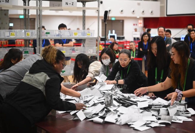 **即时国际**:全国:狮城大选2025〡近半海外选票未计入 狮城选举局:邮戳签名信封有问题