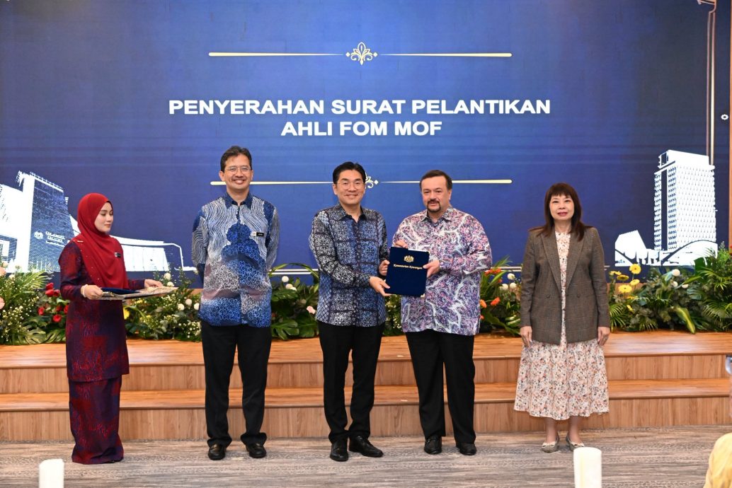 取代前稿/10国会议员受委财政部之友 沈志勤：提私人医院医疗费和保险费上涨课题 “与星洲的努力促使财政部卫生部成立联合委员会”