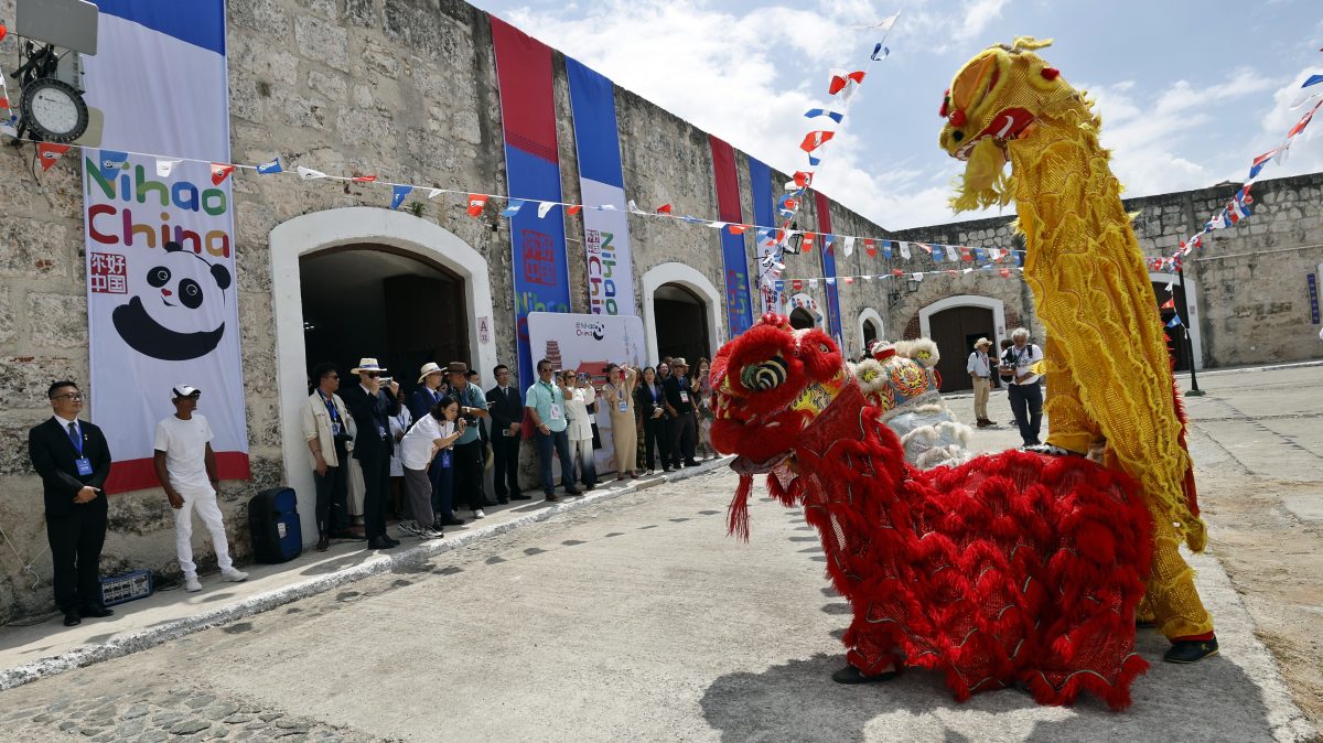 古巴国家主席:古中关系正处于历史最高水平