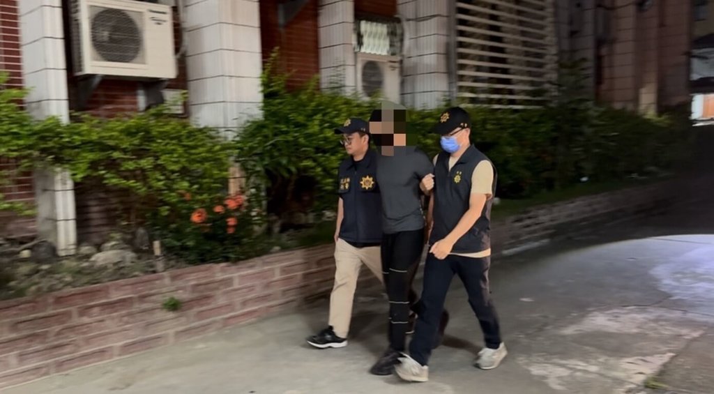 台男无视保护令持斧头砍伤前妻 检声押获准