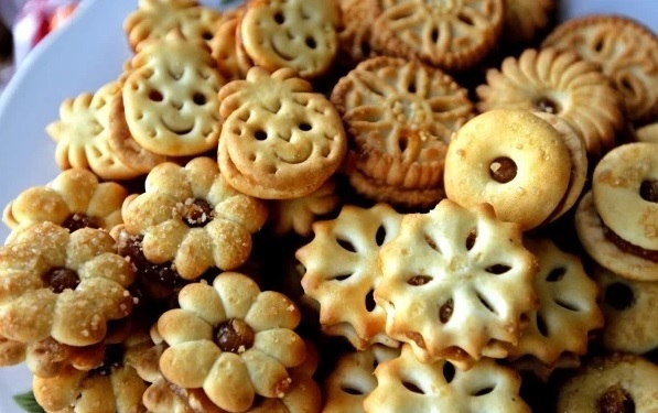 吃太多泡面饼干恐伤大脑？ 研究：恐增认知退化、智商下降风险