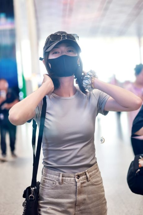 吴谨言产后火速复工 真实身材惊呆全网