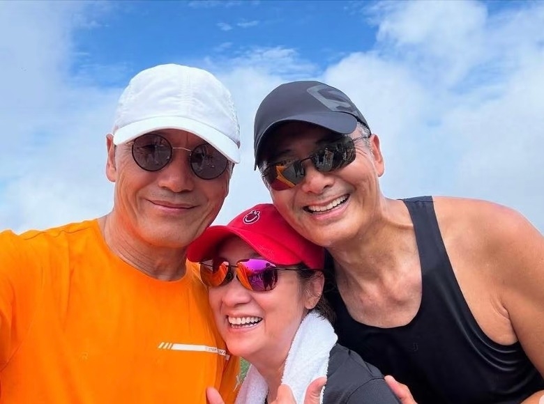 周润发跑步迎70大寿 苗侨伟蔡一智陪跑庆生