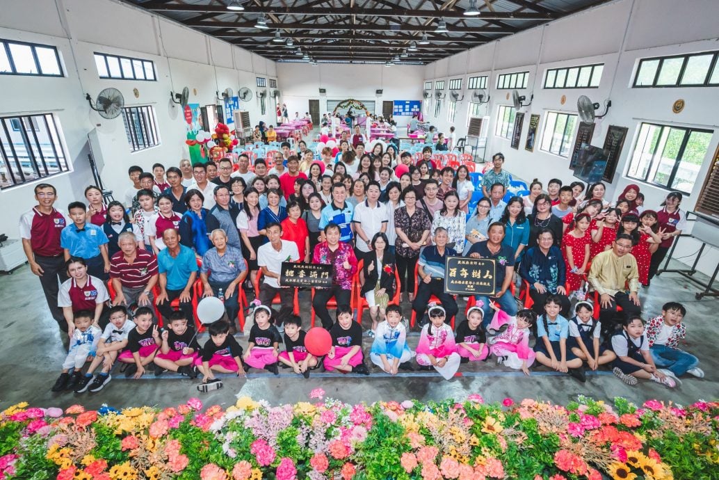 咸水港启蒙华小 欢送副校长戴佩燕荣休