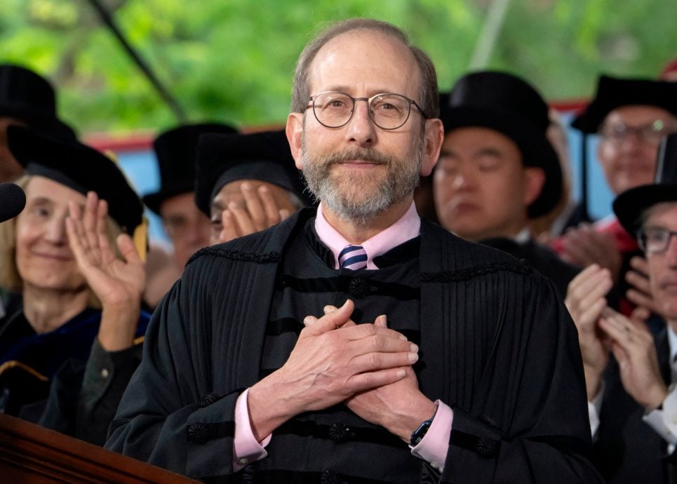  哈佛在华府施压下举行毕业典礼   毕业生力挺学生多元和国际化