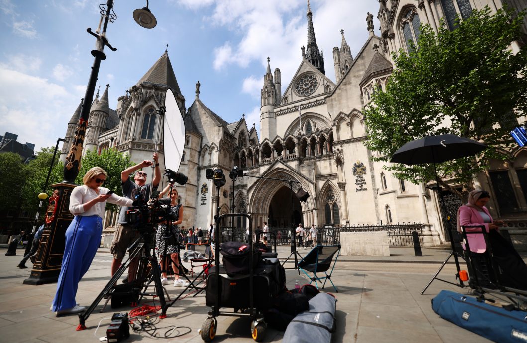 哈里王子希望与王室“和解”