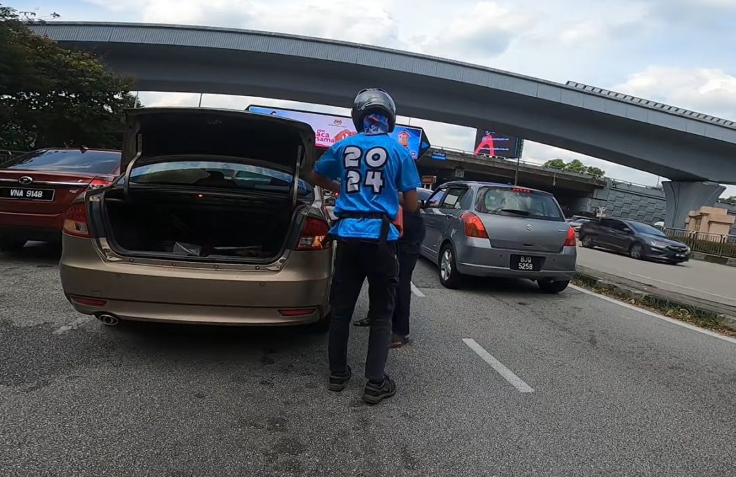 善意无边界 靠手势也能沟通 