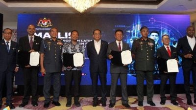 国民服务理事会   前国防卫队首长任主席