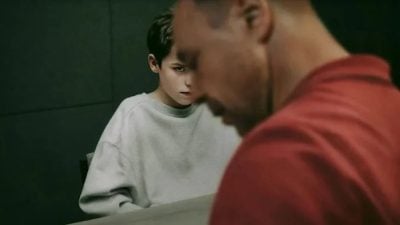 在校偷钱屡劝不改   母怒报警：让警察教他做人！