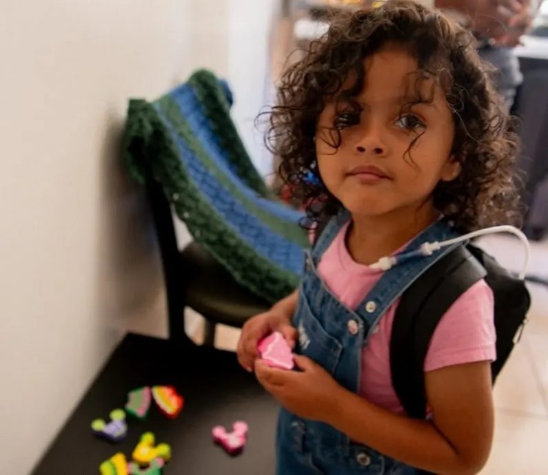 在美6次手术保命 墨女童接驱逐令 医:她离境会死