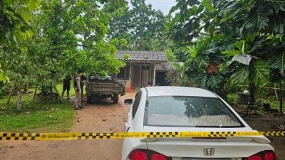 复合失败怒扔炸弹 男子捡起未爆弹炸死自己