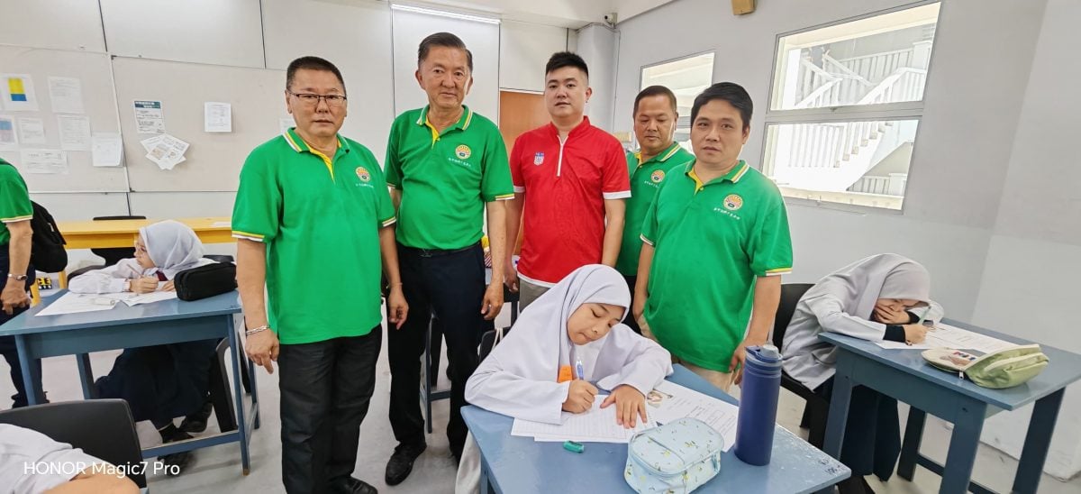 夏福利:写作可锻炼思维和培养品格。