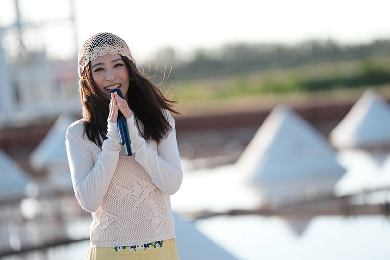 夕阳盐田唯美开唱 田馥甄哽咽忆方大同