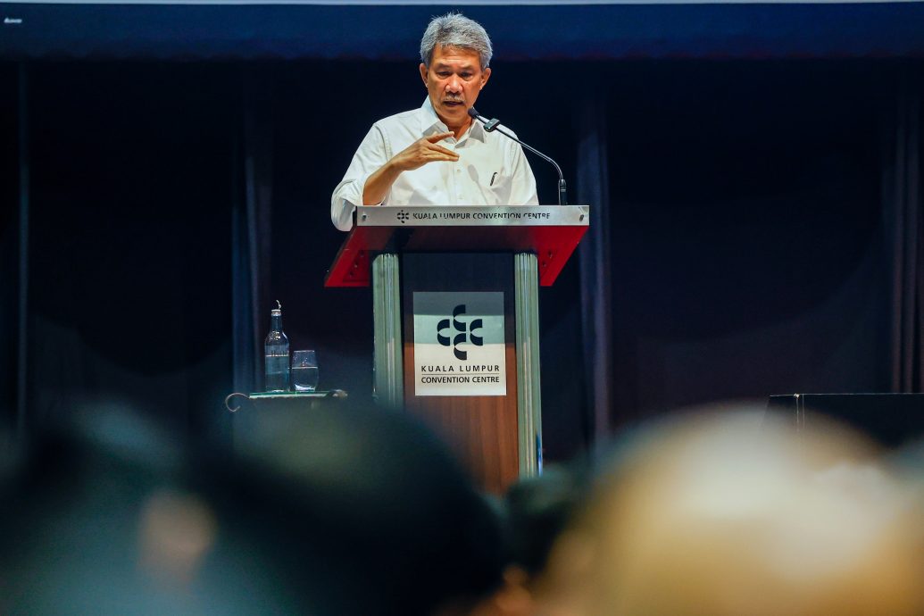 外长:习近平满意访马行程 称访问“非常成功”