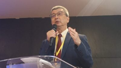 多数票通过3提案 林福山：修改章程由会员决定