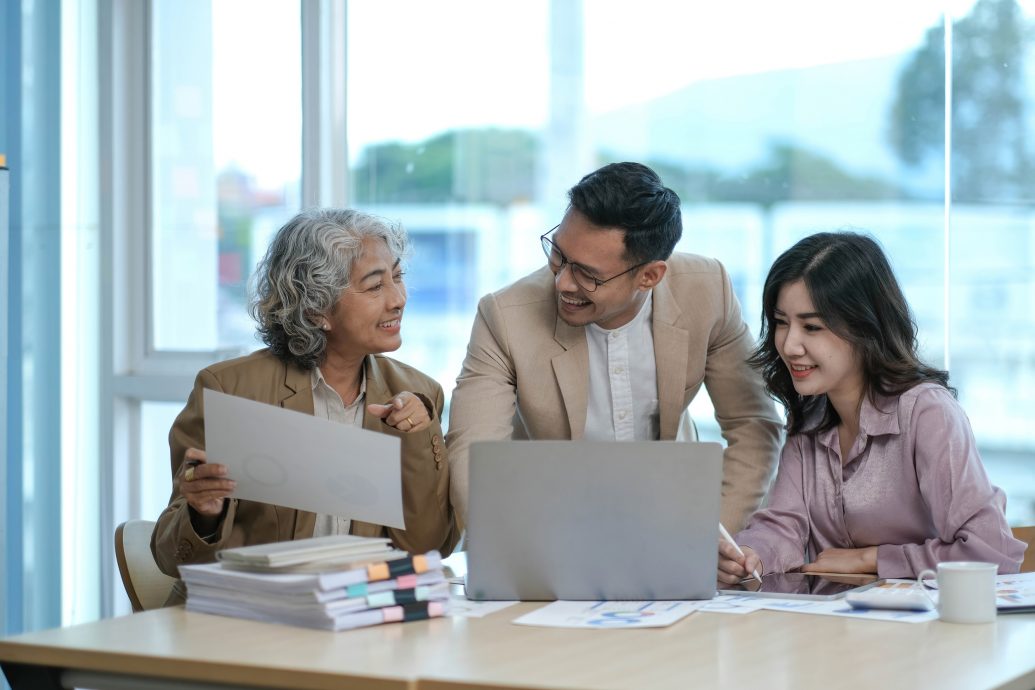 夜报封面∕退休年龄延长至65岁提议 安华：还未提呈至内阁 会交由相关机构研究