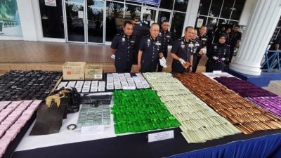 汽车当“货仓”   警起获630万摇头粉