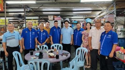 热水湖红路 杂草丛生  老人小孩求助无门