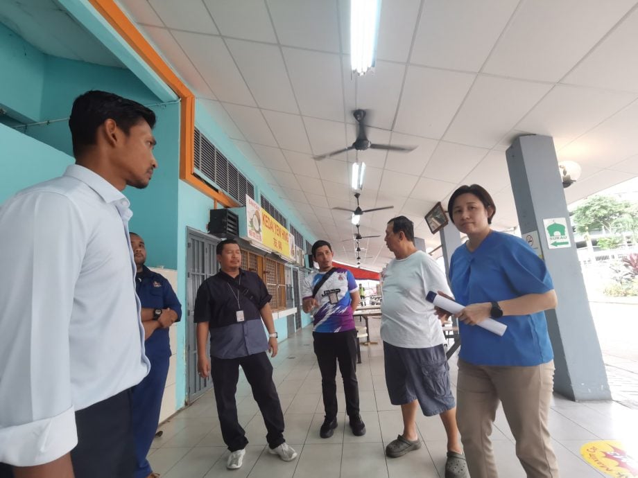 大都会/“要?不要?” 再不明确回应DBKL 直接撤销摊主执照