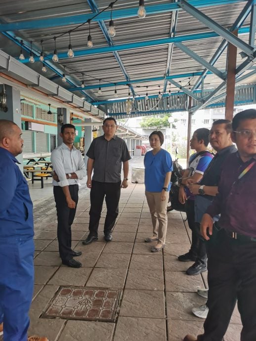 大都会/“要?不要?” 再不明确回应DBKL 直接撤销摊主执照