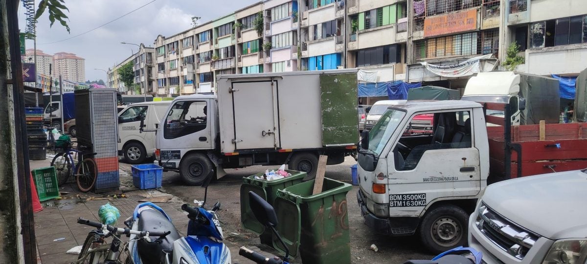 大都会/外劳非法倾倒滞销蔬果进深沟河流 余保凭建议当地人与NGO合作回收计划 善用厨余