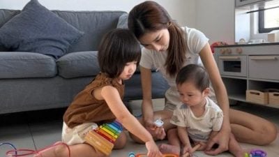 为母则刚 | 陈婉玲不想错过孩子的成长痕迹   全职育儿不言悔  
