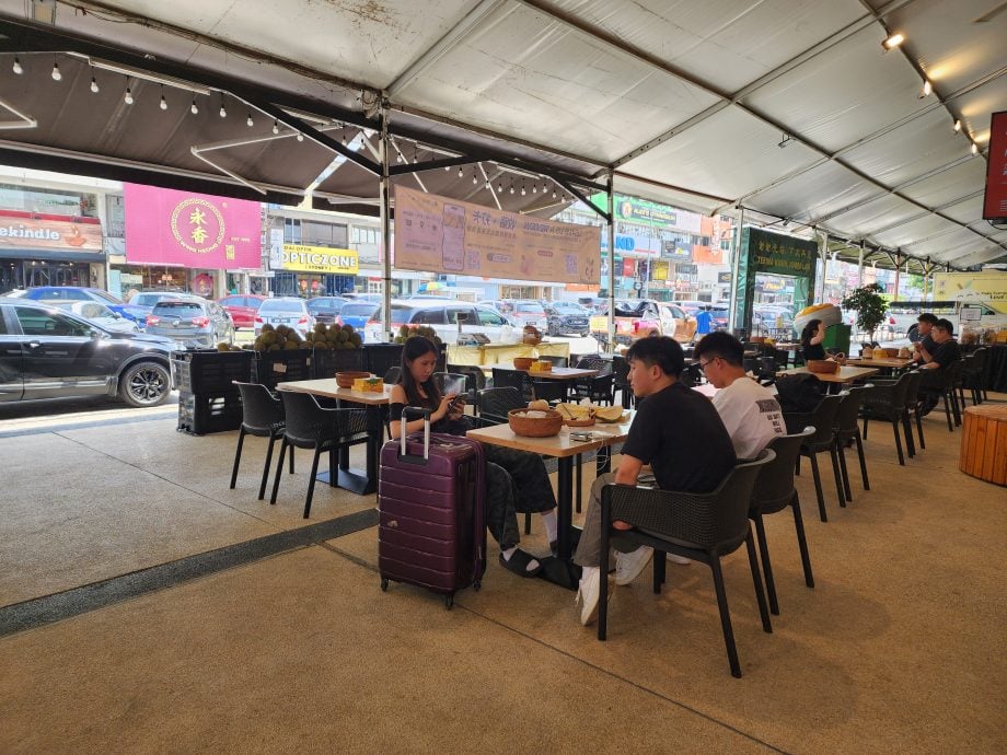 大都会封面/5月榴梿档的行情：选择有限，价高但照吃/12图