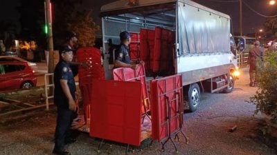巴生4餐馆中罚单  店外摆桌椅 被充公