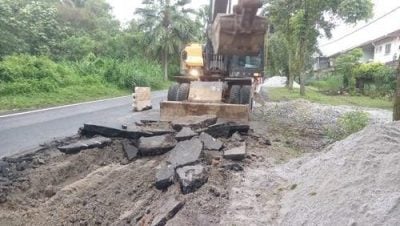 焦点社区：蒲种富吉镇滨吉兰富吉2路 |  疑承包商偷工减料被令重铺 居民监督 工程近完工