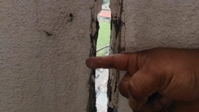 21层组屋 裂 开了！ 住户超淡定 外人都吓坏