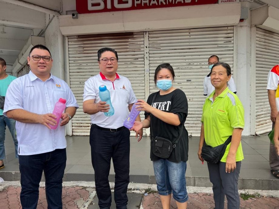 大都会/柯鹏飞呼吁选民申请ISS