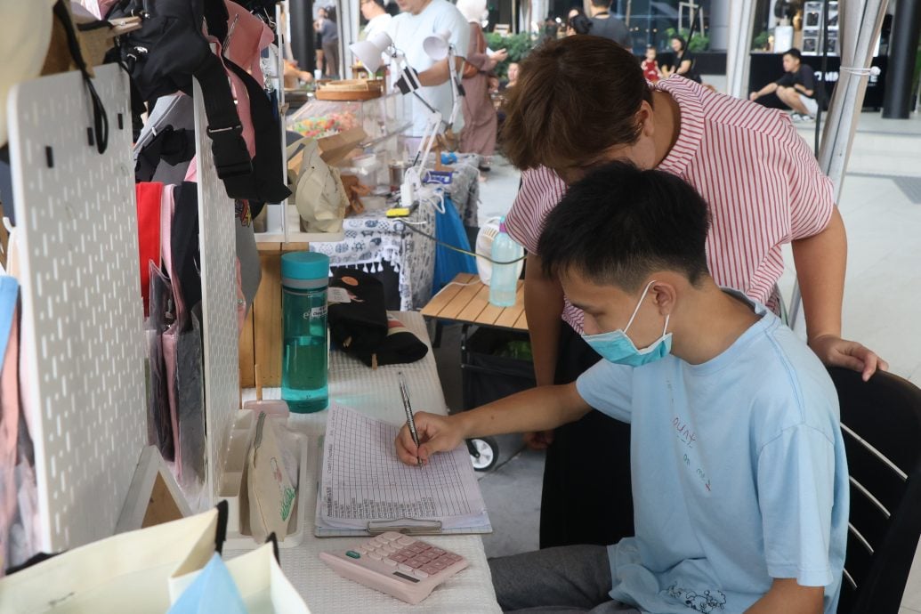 特职世界-资深特殊教育工作者何紫华/10图
