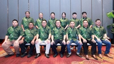 甲洞小贩商业公会新理事就职礼 | 郑成隆：改革吸引更多人潮   可打造甲洞版“阿罗街夜市” 
