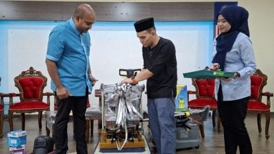 谢瑞詹：助添购仪器零件  拨 乌冷工程局 5万