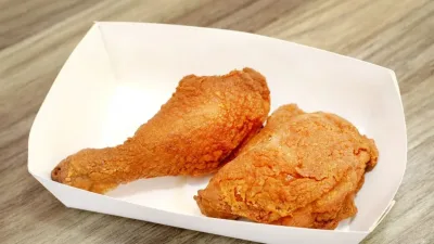 和朋友聚餐被要求付一半 “我只吃了他一块炸鸡！”