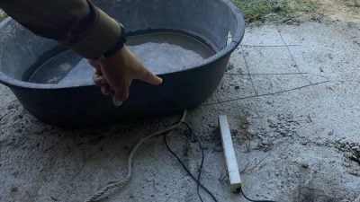 夫倒地抽搐以为癫痫发作 妻上前救人双双电死