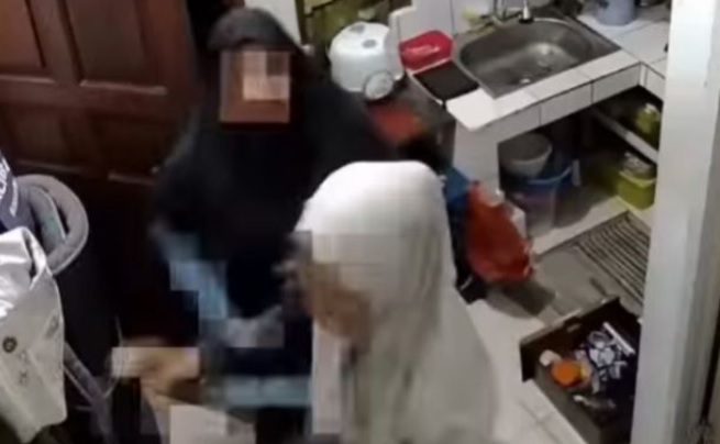 女佣掌掴雇主 声泪俱下认错