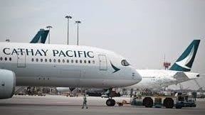 女子称乘国泰航班 以英语求助空姐竟回“这句”！