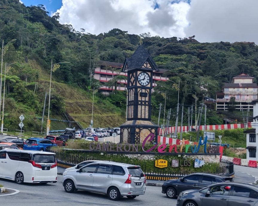 学校假期+连假人多车多 游客涌上金马仑避暑  