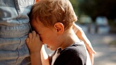 孩子玩闹受伤对方家长却护短　妈妈控诉：一句道歉都没有！