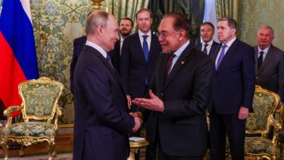 安华访俄提MH17事件 普汀愿配合独立调查
