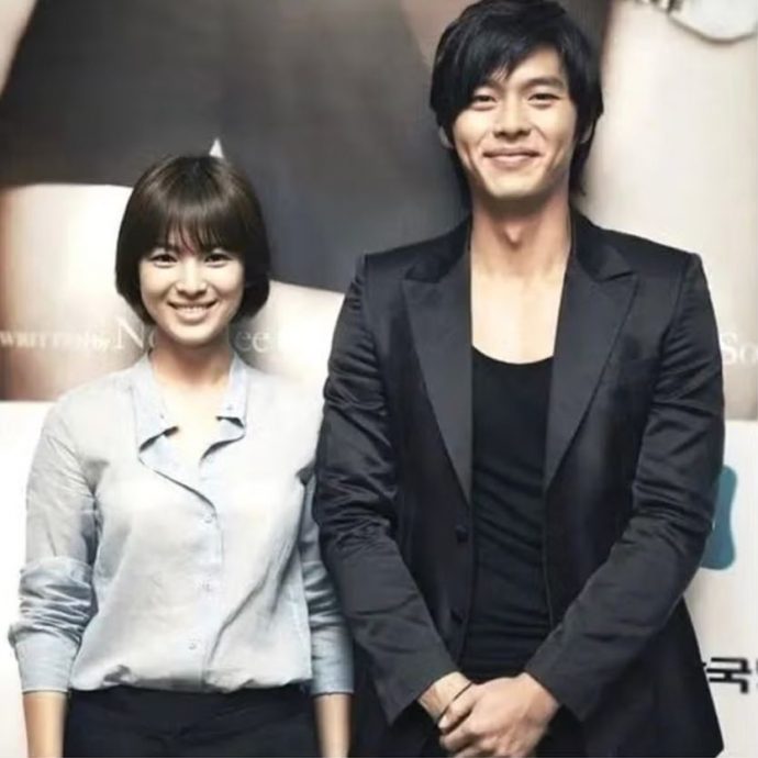 宋慧乔与“前男友们”拒同框 温暖拥抱廉惠兰太感人