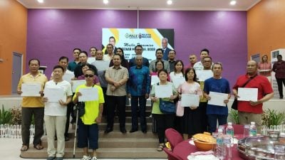 宋溪甘榜曾艾 瓜拉美金新村 获颁48张地契及批准信