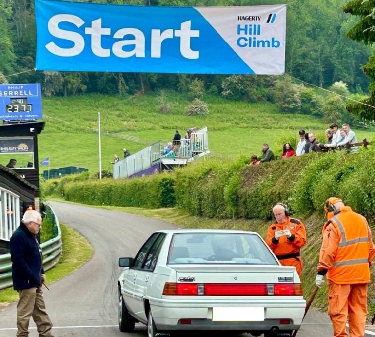 宝腾赛佳旧车在英国“登顶” 勾起网民怀旧情怀