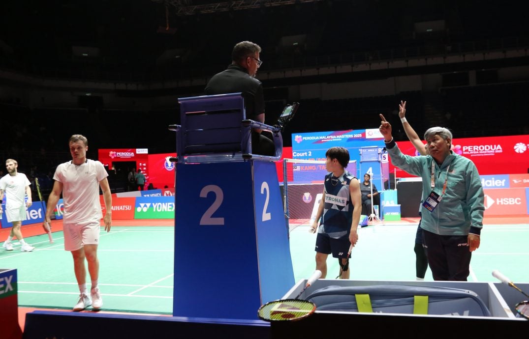 对手球出界却判触身戴伟钦  江凯兴：这很不公平