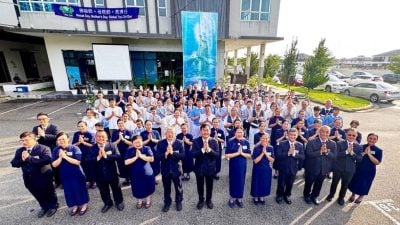 峇慈济“三节合一” 3浴佛典礼380人参与