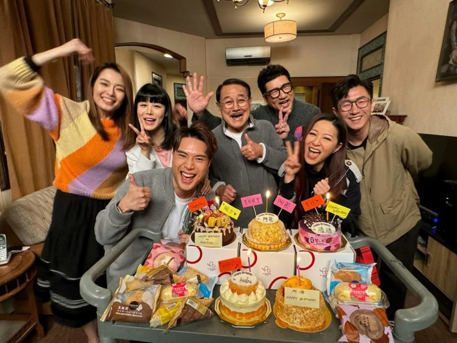 左眼布满血丝 滕丽名惊爆视网膜脱落