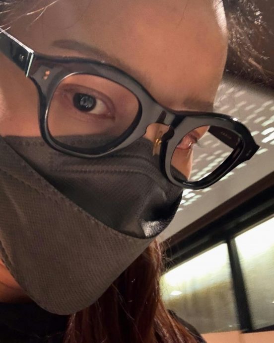 左眼布满血丝 滕丽名惊爆视网膜脱落