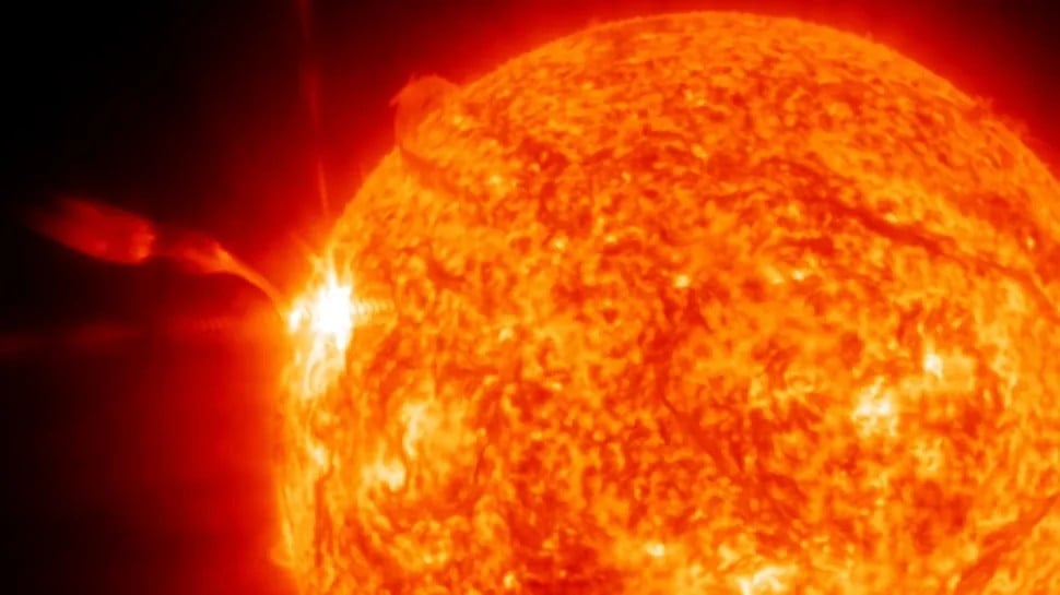 巨大太阳风暴致全球多地无线电断讯 专家警告还有下一波